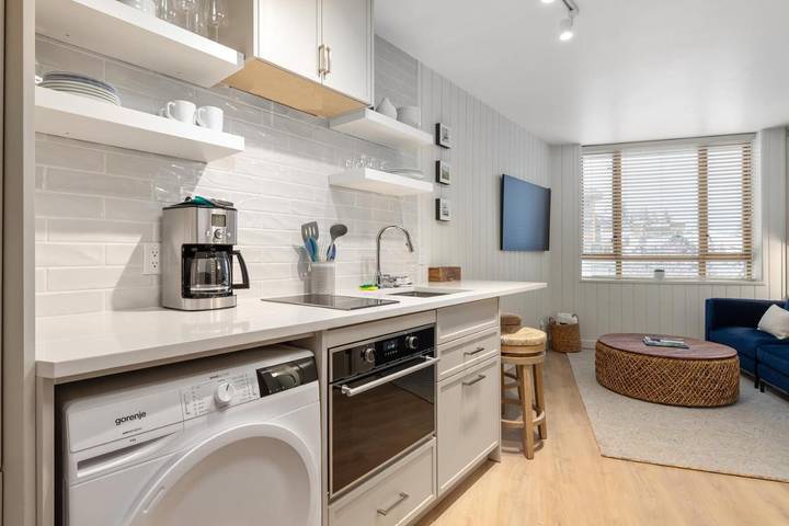 Vakantiehuis voor 2 personen, with zwembad and sauna as well as whirlpool in Whistler