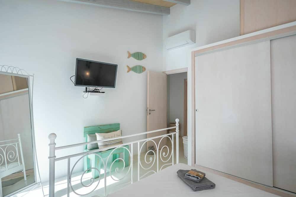 Beautiful private villa for 4 people with Wifi, private pool, A/C, Tv and patio in Artà, East Majorca