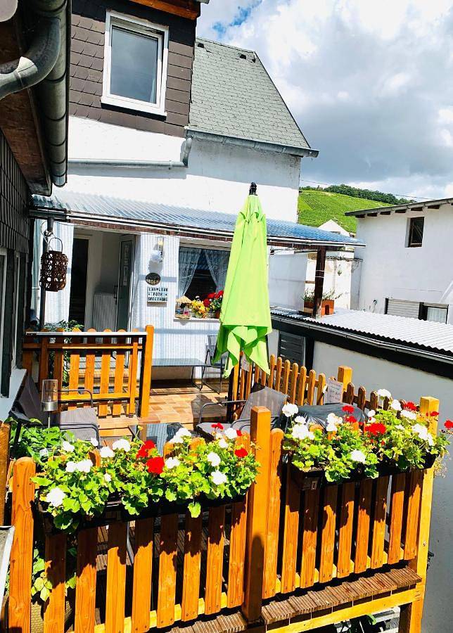Ganze Wohnung, Three-Bedroom Apartment in Winningen, Osteifel