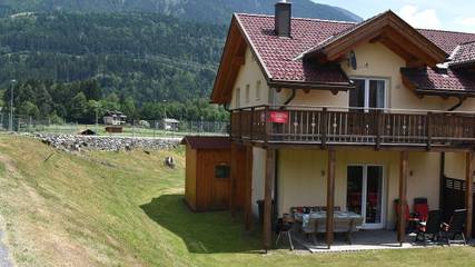 Ferienhaus für 8 Personen, mit Garten und Pool sowie Terrasse in Kötschach-Mauthen