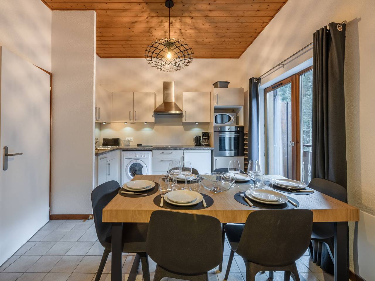 Appartement entier, Appartement T4 à Morzine, au pied du téléphérique de Nyon, 6 pers, balcon, parking, animaux admis in Morzine, Les Portes du Soleil