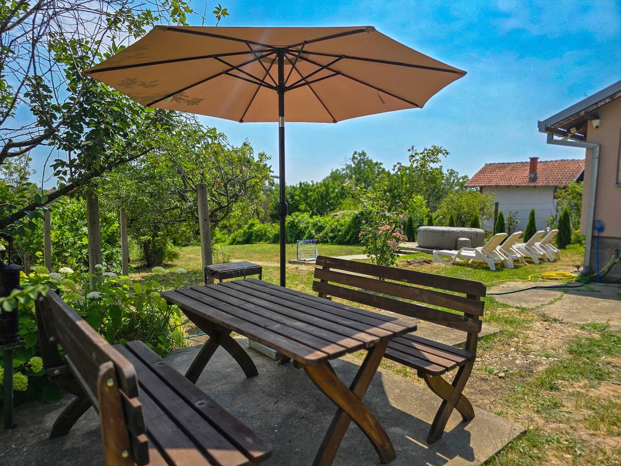 Vila Nera Banstol Ferienhaus in Serbien