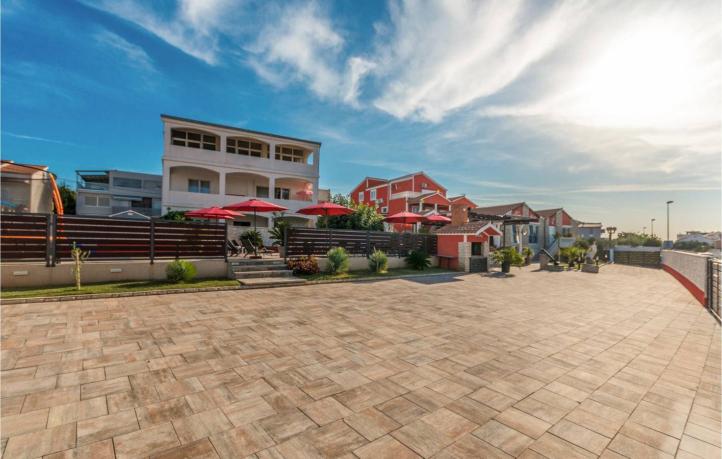 Gezellig appartement met 2 slaapkamers, zwembad, wifi en op een steenworp afstand van het strand in Općina Sveti Filip i Jakov, Zadar