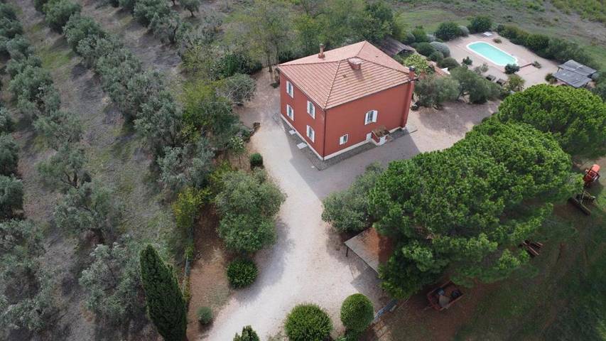 Villa per 6 persone, con Terrazza e Giardino nonché Piscina e Vista lago a Capalbio