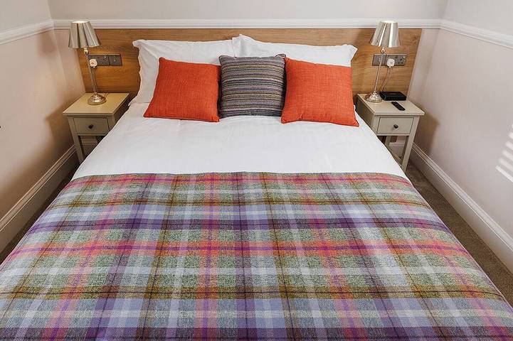 Ganze Wohnung, Located in the heart of Glossop in the High Peak, Westwood Boutique Aparthotel combines comfort with convenience. Set against the breathtaking backdrop of the Peak District. in Glossop, Derbyshire