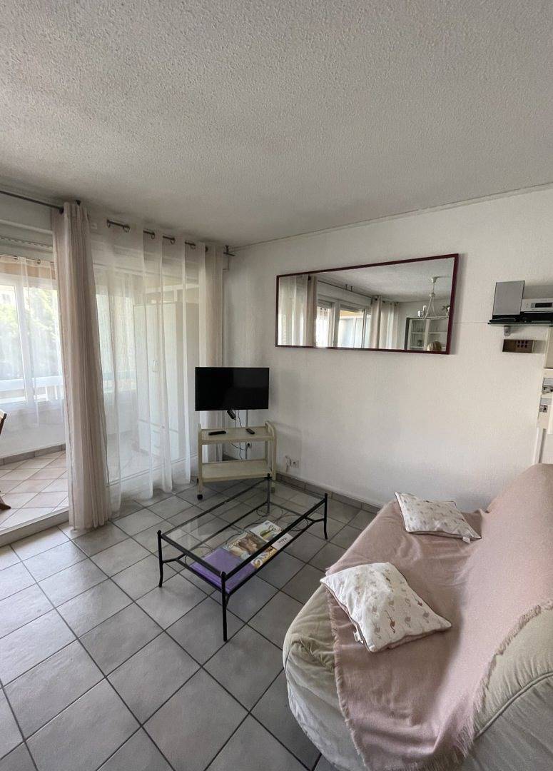 Studio entier, Studio-cabine 1 à proximité de la plage et des commerces in Calvi, Région de Calvi