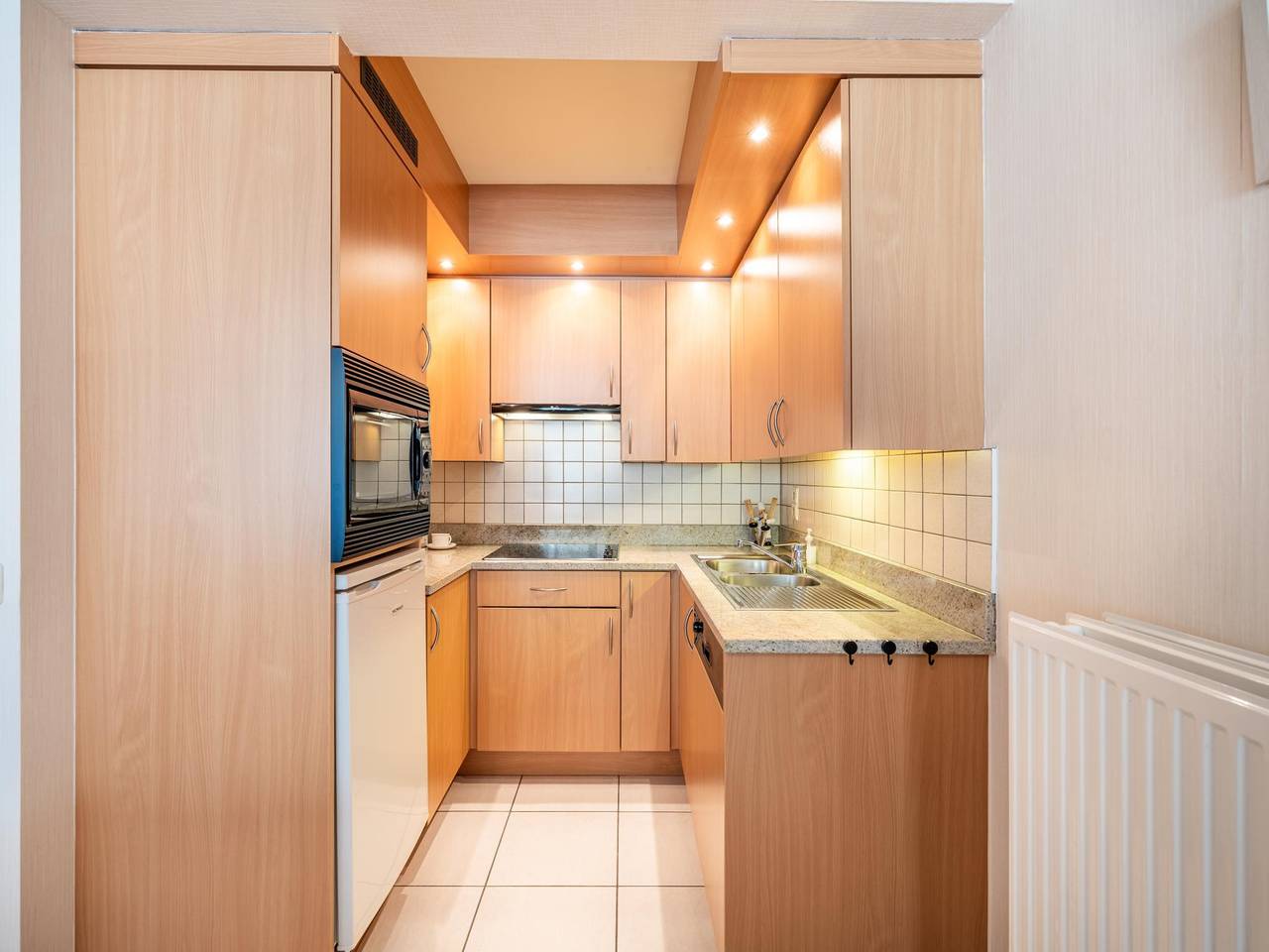 Geheel appartement, Verzorgd appartement met centrale ligging in Koksijde-Bad, Koksijde