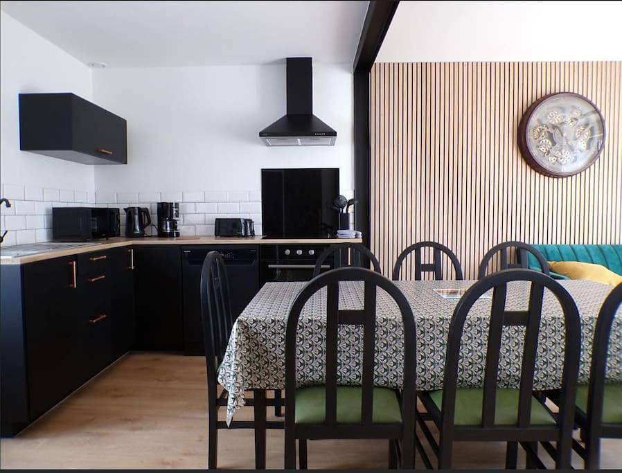 Four-Bedroom House in Beauvoir, Baie du Mont-Saint-Michel