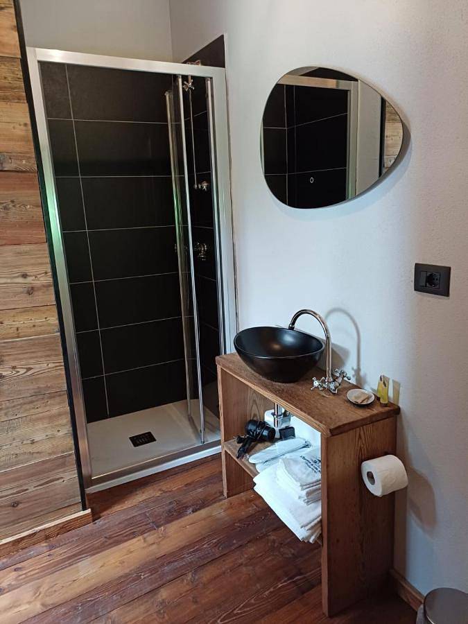 Maison d’hôte pour 2 personnes, avec piscine et vue ainsi que sauna et jardin, animaux acceptés dans Piémont - 3