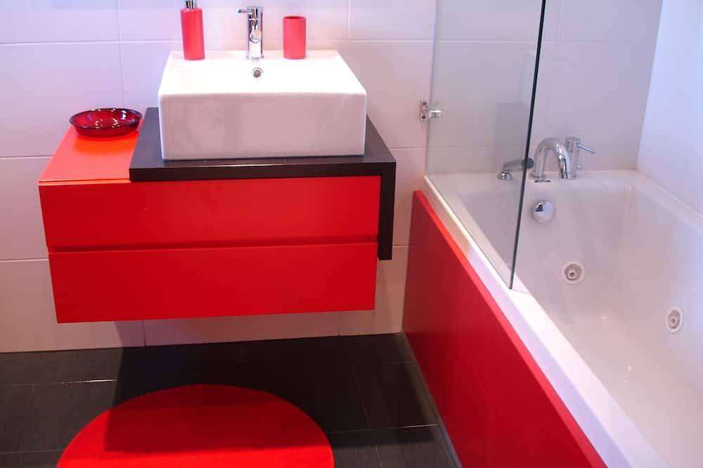 Apartamento entero, Magnificent 1-bedr. apartment, wi-fi, pool, garden, near beach and golf - Galé, Albufeira in Albufeira, Distrito de Faro