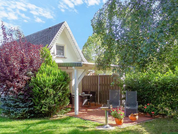 Ferienhaus für 2 Personen, mit Terrasse und Garten sowie Sauna in Mecklenburgische Seenplatte