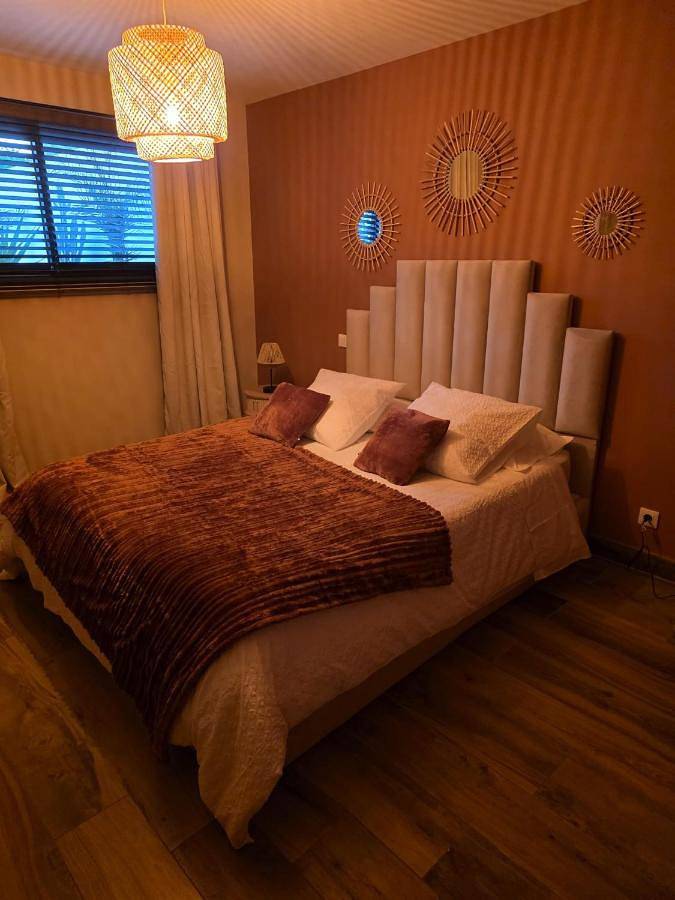 Chambre d’hôte pour 2 personnes, avec jacuzzi et terrasse ainsi que piscine et jardin à Puget-sur-Argens - 2