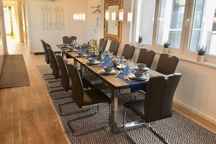 Ferienwohnung für 14 Personen, mit Balkon und Pool in Wien