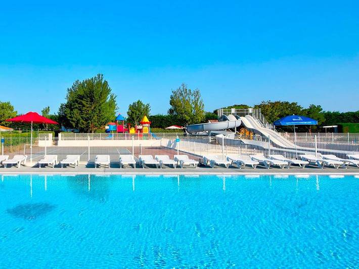 Flower Camping Les Ilates - Mobilhome 4 personas - Mobil-Home Confort 27,5m² (2 habitaciones) + TV + terraza semicubierta | 4 personas in Loix, Isla de Ré