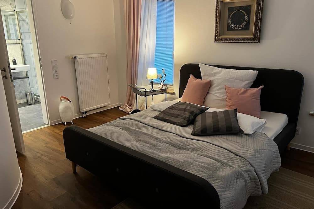 Ganze Wohnung, Maisonette Wohnung mit Dachterrasse in Düren, Kreis Düren