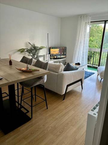 Gîte pour 2 personnes, avec balcon et vue à Croix (homonymie)