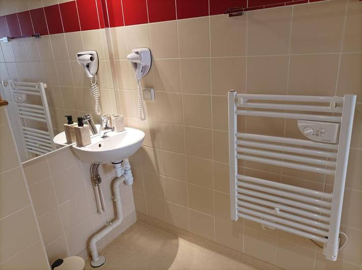 Location de vacances pour 2 personnes, avec terrasse ainsi que vue et jardin, animaux acceptés dans Puycapel - 2