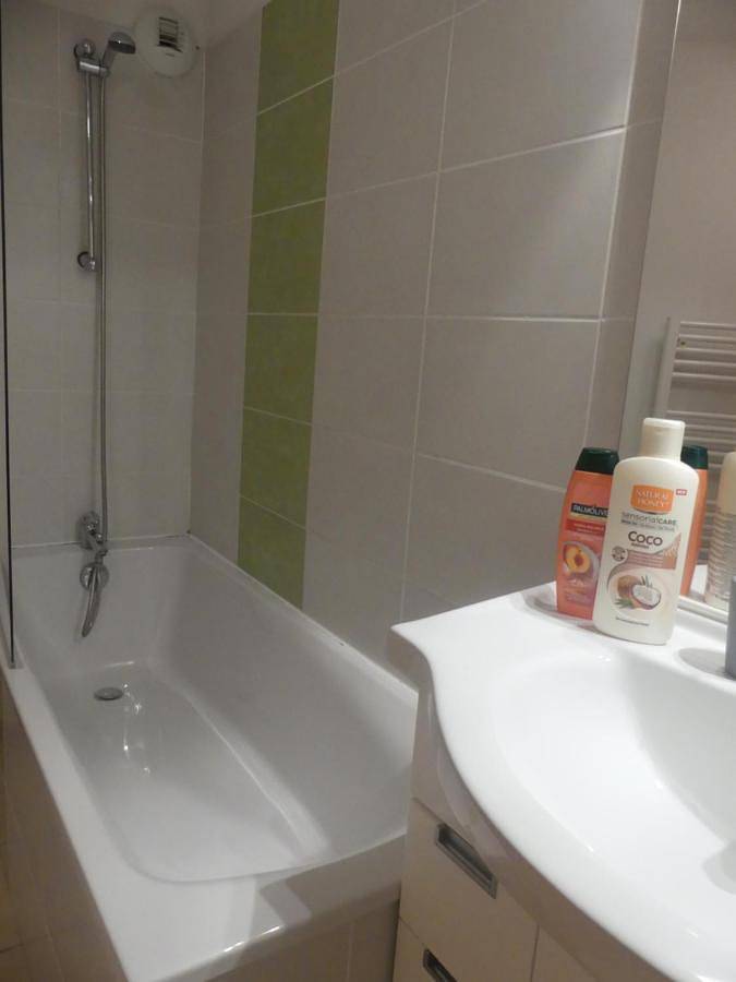 Gîte pour 6 personnes, avec Balcon et Terrasse ainsi que Piscine et Vue à Signes - 3