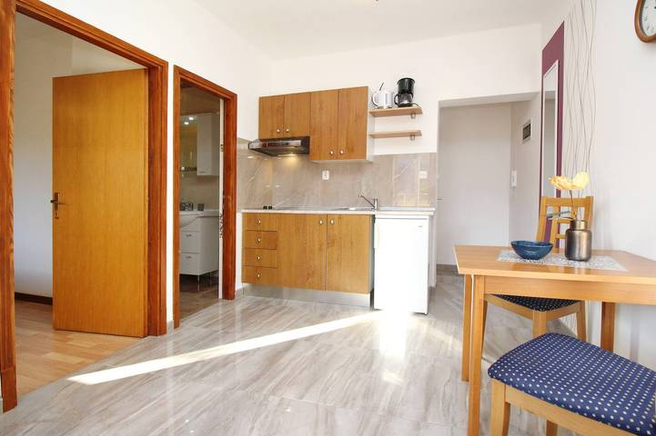 Appartement entier, Appartement de vacances pour 2 personnes avec balcon/terrasse in Baška, Krk