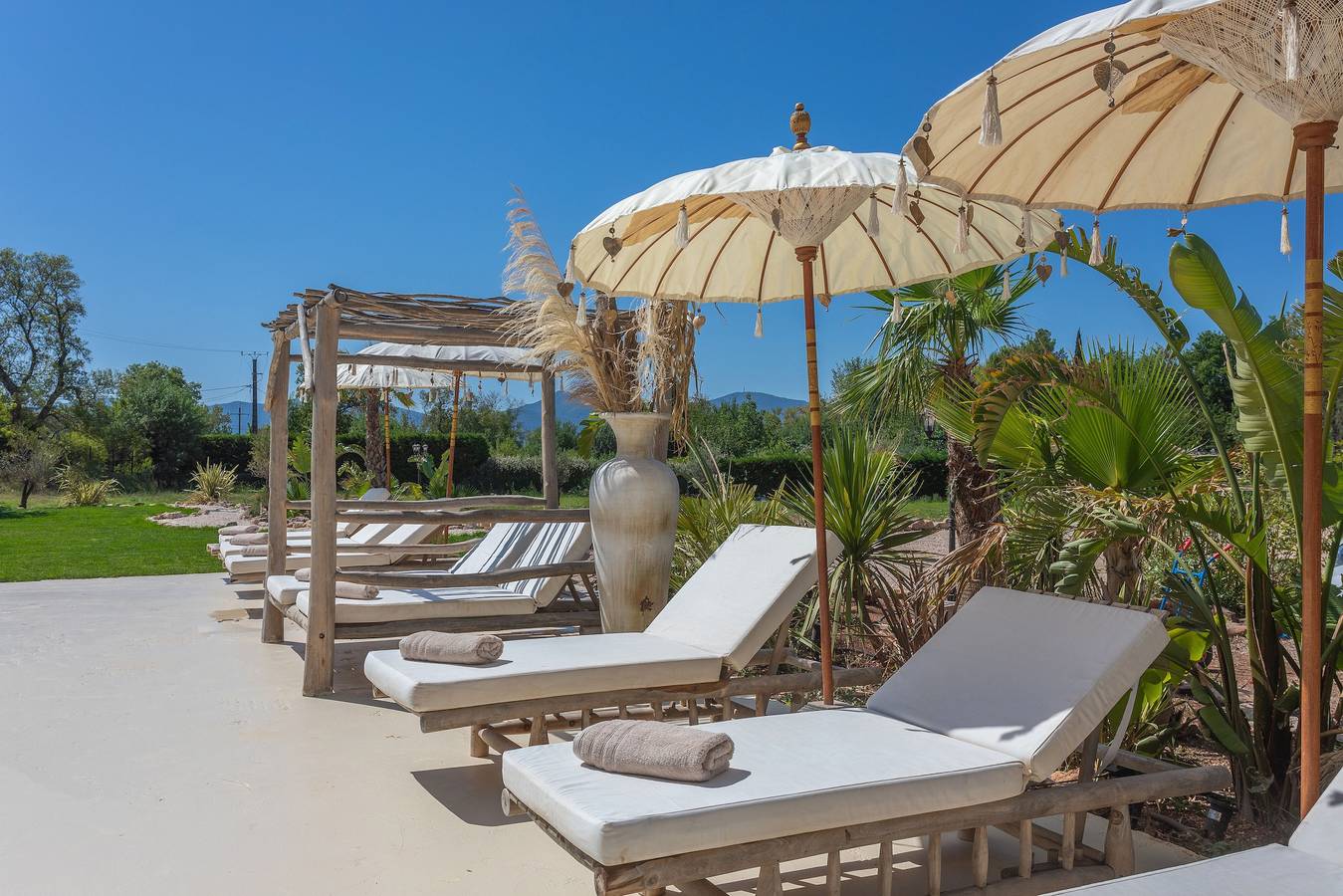 Holiday Home 'Montserrat' with Mountain View, Wi-Fi and Air Conditioning in Le Luc, Draguignan region