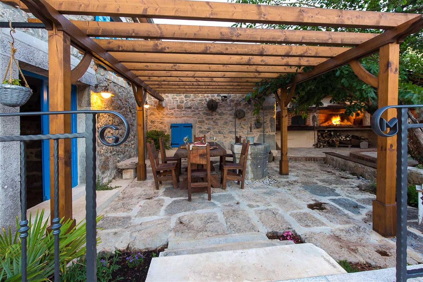 Ganze Wohnung, Ferienhaus Marevic mit Pool in Krk Stadt, Krk