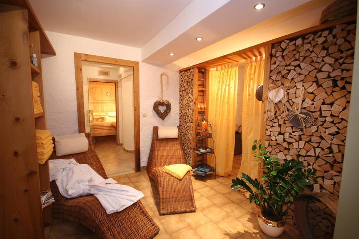 Ferienwohnung für 2 Personen, mit Balkon und Terrasse sowie Garten und Sauna in Fischen - 3
