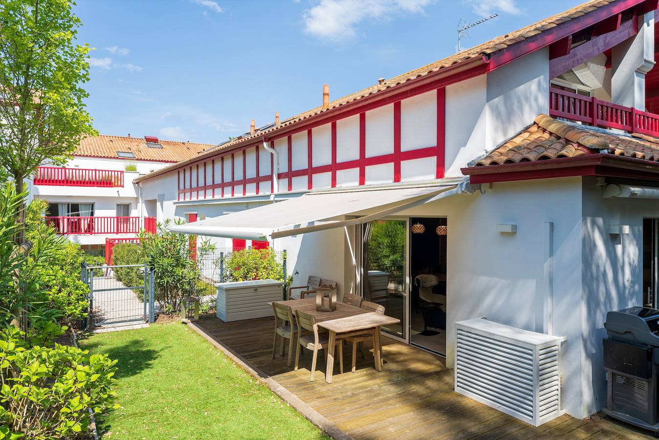 Apartamento entero, Apartamento «Lujoso con Jardín» con terraza compartida, Wi-Fi y aire acondicionado in Lago de Hossegor, Hossegor
