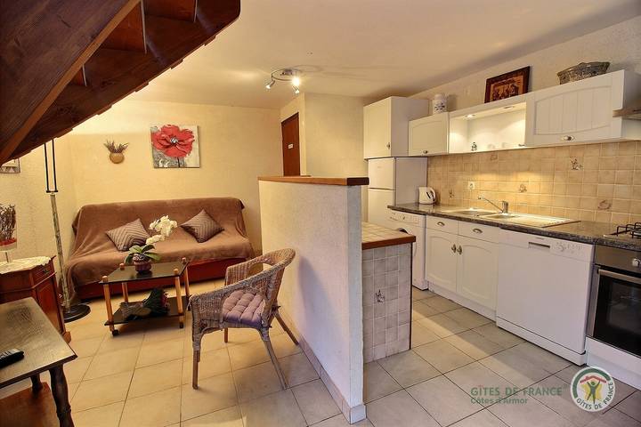 Gîte pour 4 personnes, avec jardin à Hénanbihen - 3