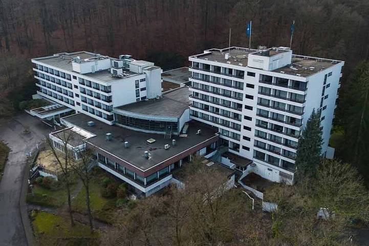 Unwind In Forest Room With Pool Access And Pet Friendly Options in Arnsberg, Arrondissement du Haut-Sauerland