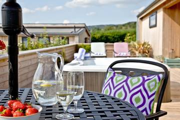 Lodge for 4 People in Cheddar, Somerset, Photo 1