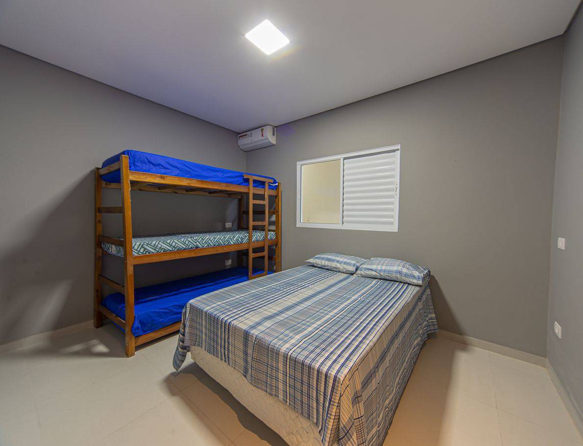 Ferienhaus für 15 Personen mit Terrasse in Vila Mirim Praia Grande, Praia Grande
