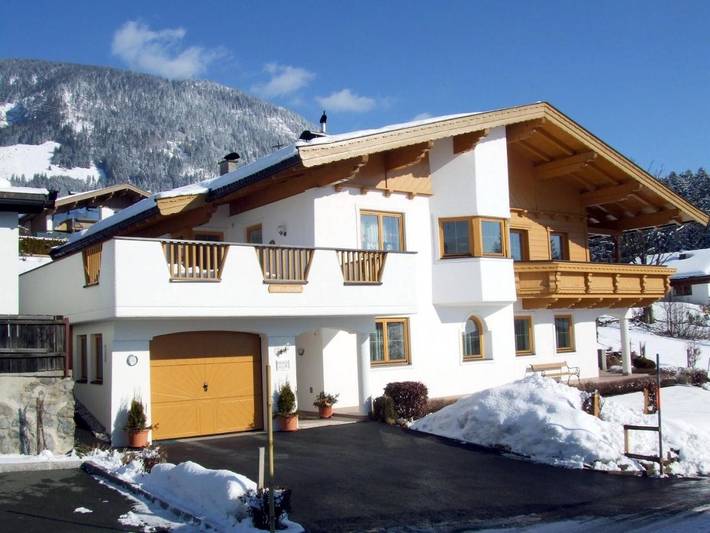 Ferienwohnung für 4 Personen, mit Ausblick und Garten sowie Terrasse in Fieberbrunn
