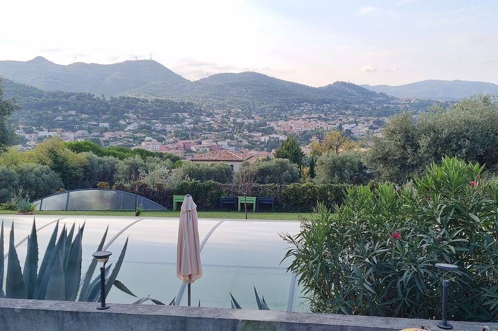 Entire apartment, Vrbo Property in Allauch, Marseille region