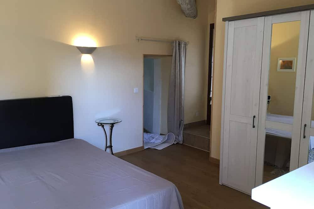 Charming village house with every comfort and pool in Puisserguier, Béziers region