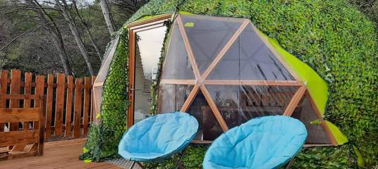 Location de vacances pour 2 personnes, avec terrasse ainsi que jardin et vue à Puget-Ville