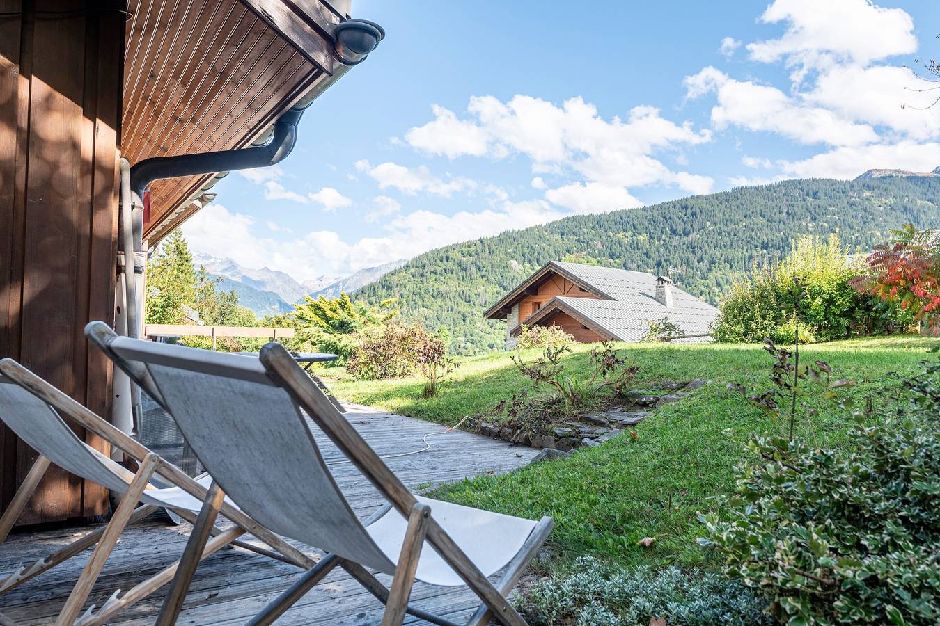 Appartement entier, Appartement 18 avec vue sur les montagnes, terrasse privée et Wi-Fi in Les Allues, Massif de la Vanoise