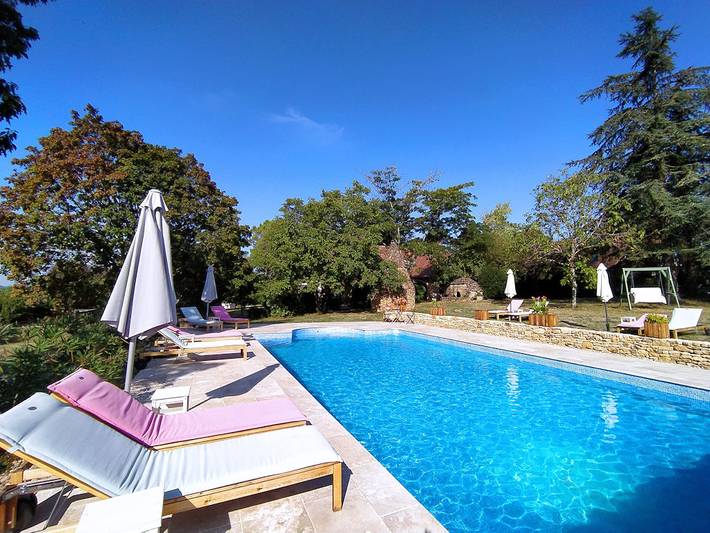 Gîte pour 4 personnes, avec terrasse ainsi que piscine et jardin à Carsac-Aillac - 2