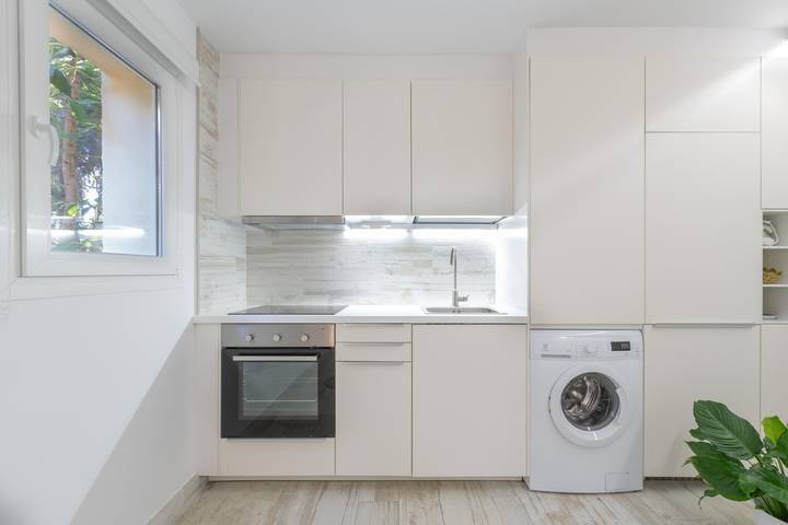 Entire apartment, Flat Playabella, between Puerto Banus and Estepona in La Resina, Estepona