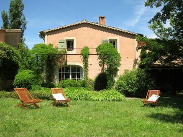 Gîte pour 4 personnes, avec terrasse à Céreste