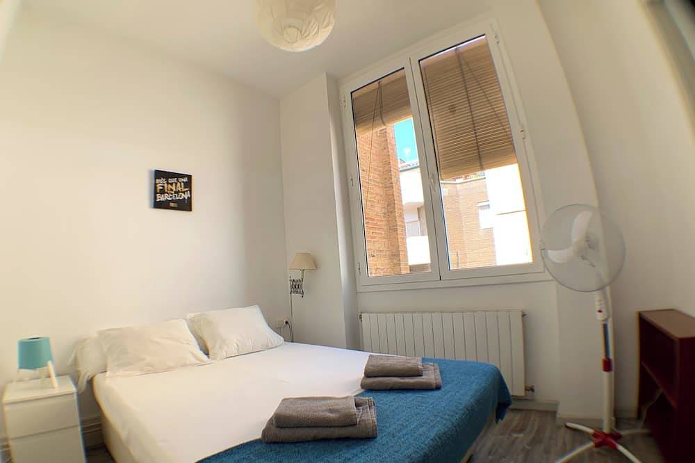 Entire apartment, Great 2Bd + 2bth With Balcony in Gracia Virreina in Barcelona Centre, Barcelona