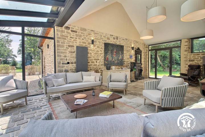 Gîte pour 12 personnes, avec Jacuzzi ainsi que Terrasse et Jardin à Plaudren