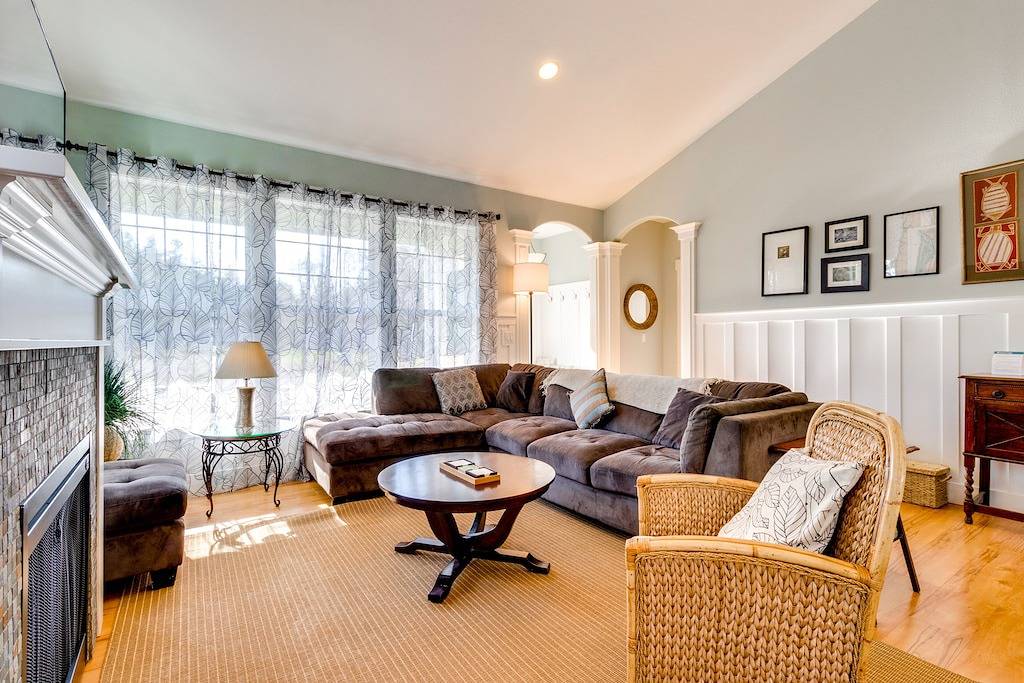 Moderne, schöne hundefreundliche Haus mit eigenem Whirlpool in der Nähe der Bucht in Tillamook County