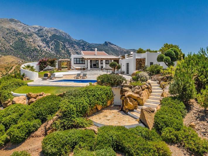 Casa rural para 8 personas, con jardín y piscina además de vistas al lago y vistas en Canillas de Aceituno - 2