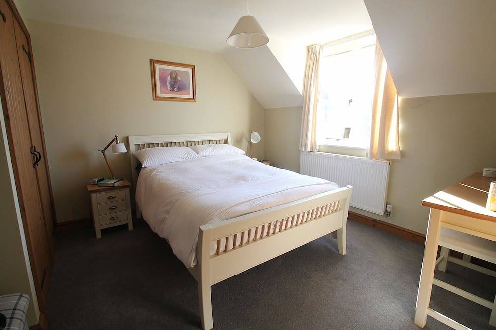 Cottage Style Within A Modern “coastal” Themed Property With Log Burner in Heacham, Norfolk Coast