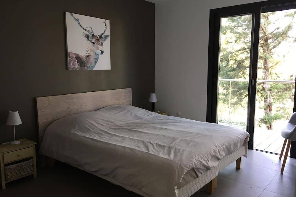Villa con impresionantes vistas al mar, a 5-10 minutos a pie de la playa, para 12 personas in Porto Pollo (Córcega), Serra-di-Ferro
