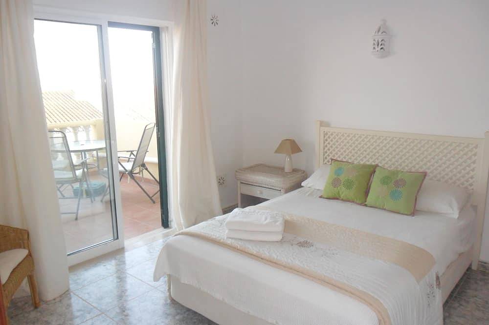 Villa mit privatem Pool, nahe am Strand, Restaurants, Bars und Geschäften. Free Wifi in Luz, Faro Distrikt