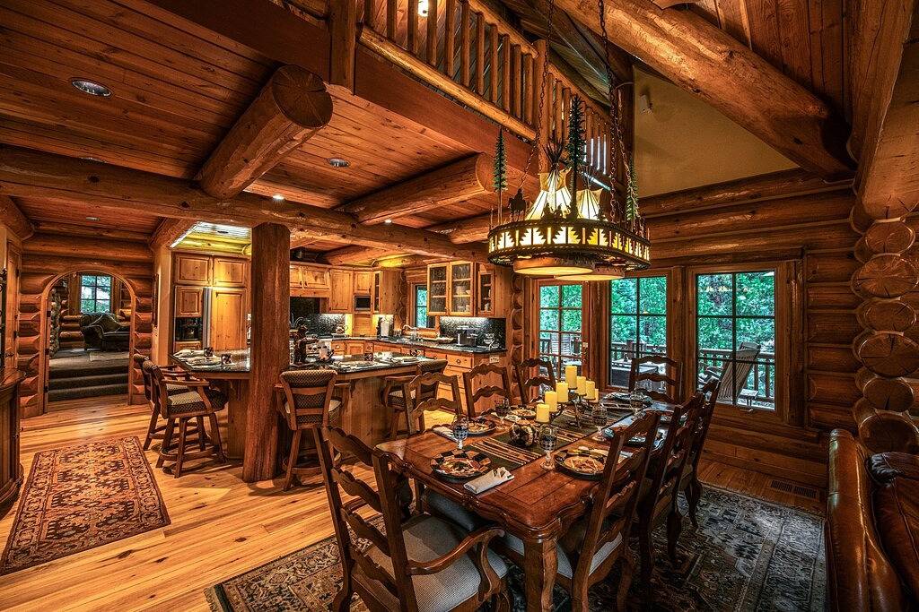 Luxury Log Cabin Bass Lake, Air Conditioning, backup generator, no cleaning fees in Bass Lake