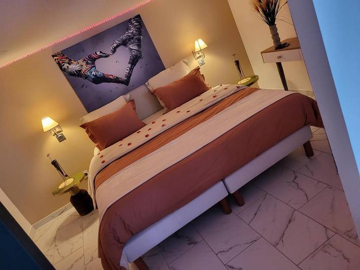 Gîte pour 2 personnes, avec terrasse et piscine à Rive-de-Gier - 4