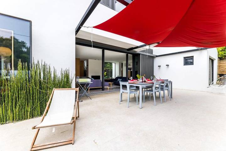 Location de vacances pour 12 personnes, avec terrasse ainsi que piscine et jardin dans Aguilera - 4