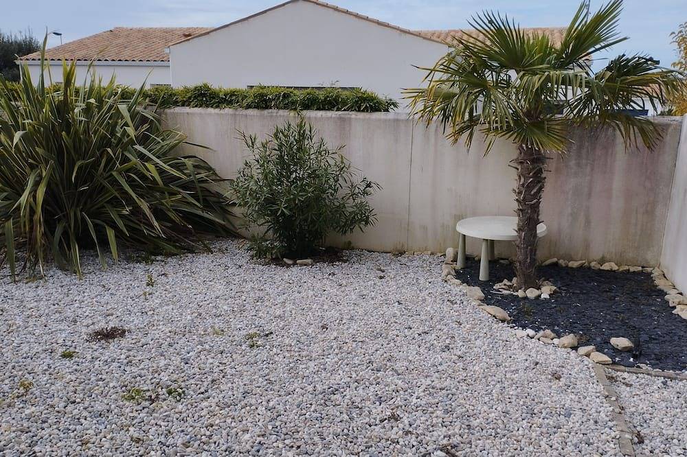 Apartamento entero, Pleasant studio with private courtyard in L'Houmeau, Región de La Rochelle